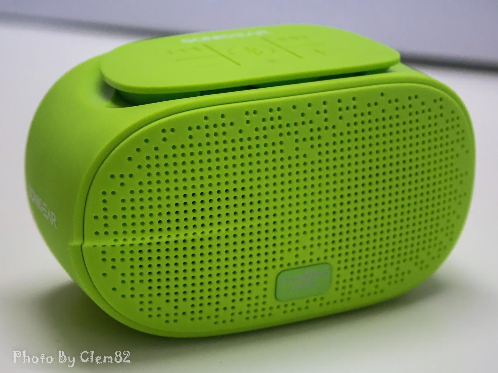 Opening Pandora's Box: SonicGear Pandora Wireless Bluetooth Media Player Series 12