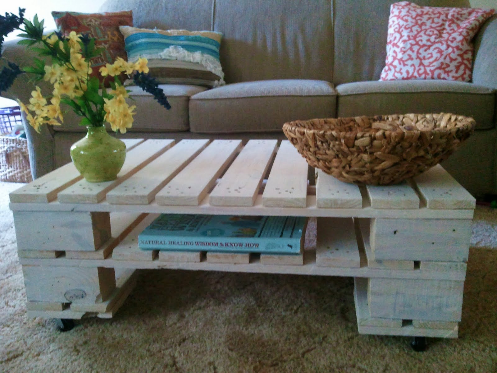 Sew Homegrown "Palletable" Home Decor