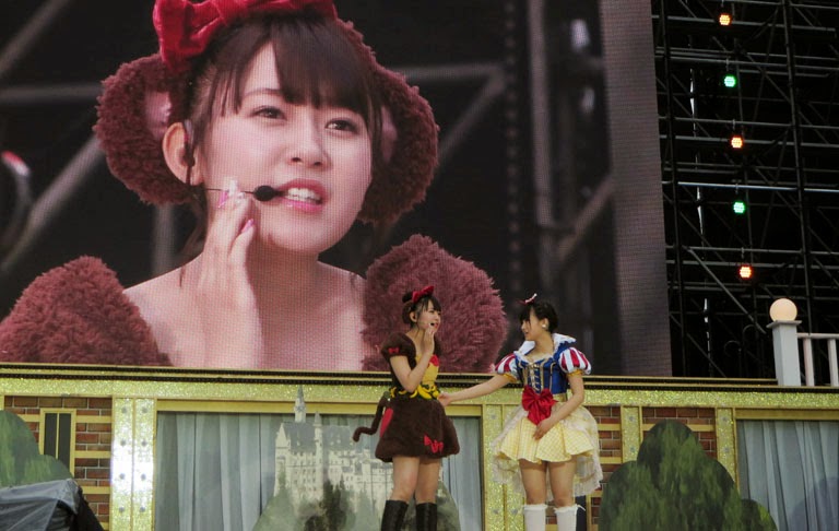 CLICK TO ENLARGE Photo of HKT48 Arena Tour 可愛い子にはもっと旅をさせよ Live Performance