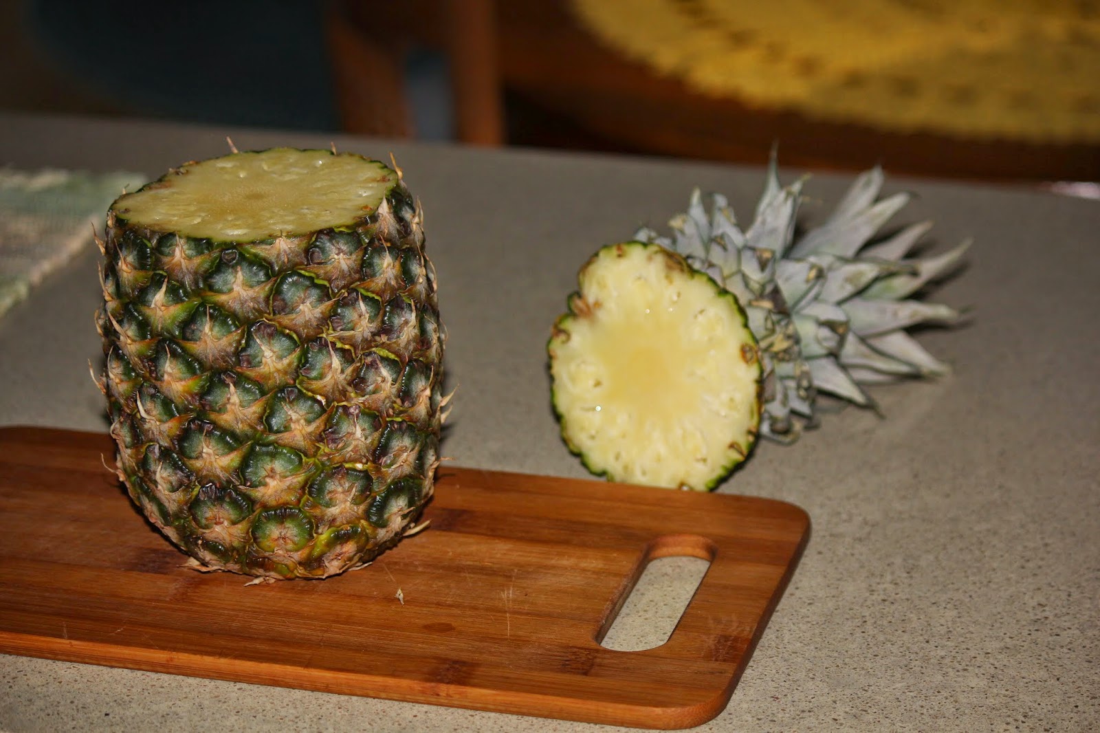 Coring Pineapple Technique at Charles Washburn blog