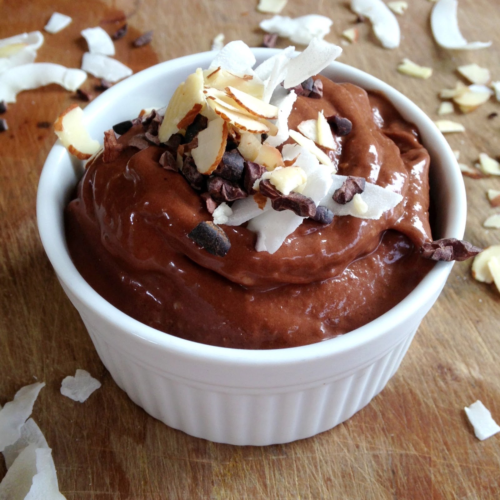 Live Right Be Healthy Chocolate Macadamia Nut Ice Cream {Sugarfree