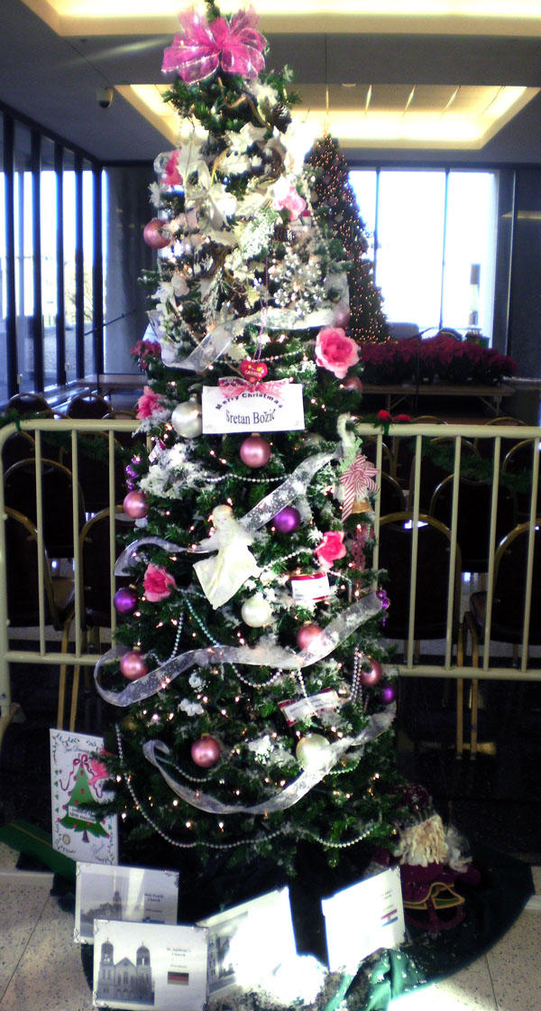 Kansas City Kansan: Neighborhood Group Christmas Tree Contest winners announced