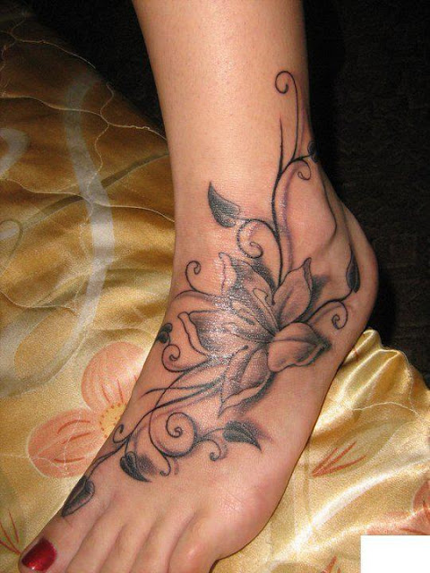 Flower tattoo on foot looking beautiful