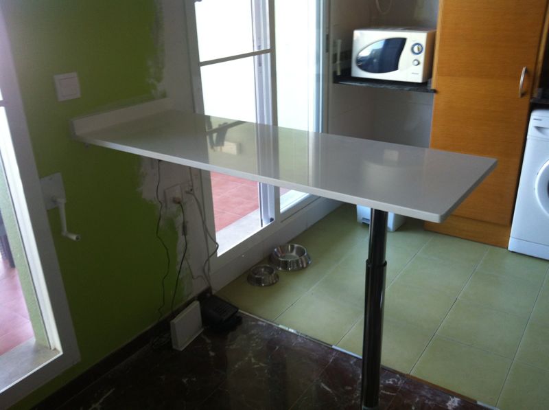 Mármoles COOL (Encimeras Exclusivas).: MONTAJE BARRA AUXILIAR EN COCINA.