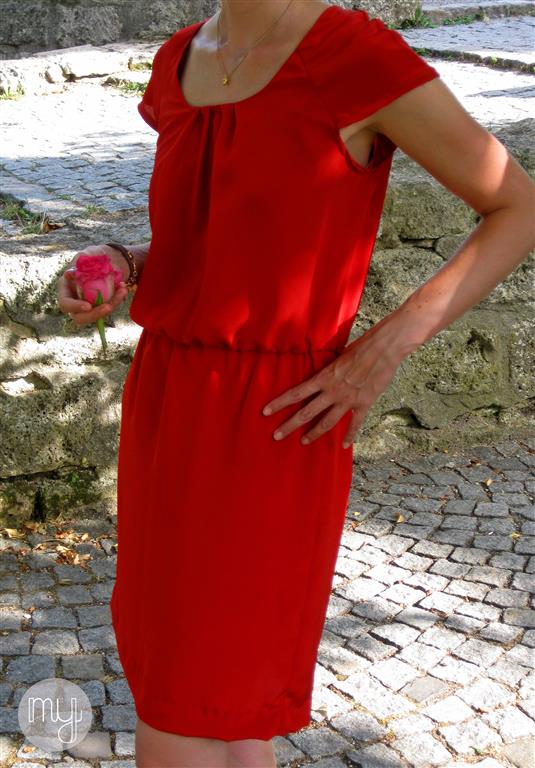 Rotes Seidenkleid First Post In English Red Silk Dress First Post In English