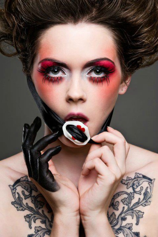 BEAUTY Red Eye Makeup