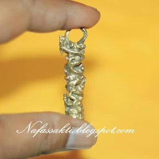 LIONTIN BESI KUNING NAGA MELILIT RM190