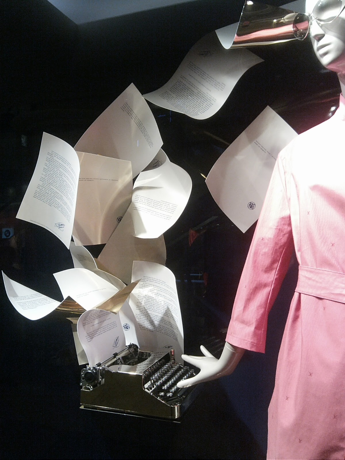 Louis Vuitton papers windows Spring 2013, Jakarta