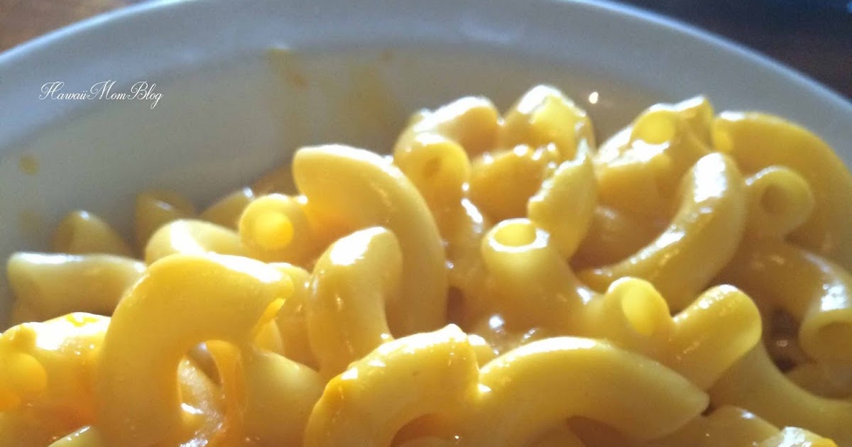 Hawaii Mom Blog Breakers Restaurant and Bar