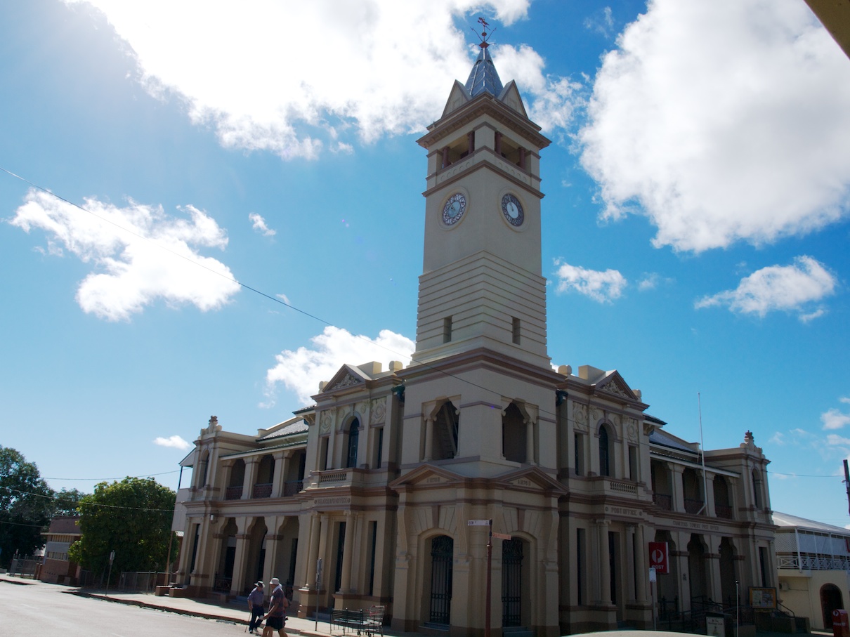 Gill Street, Charters Towers A Road that Beckons