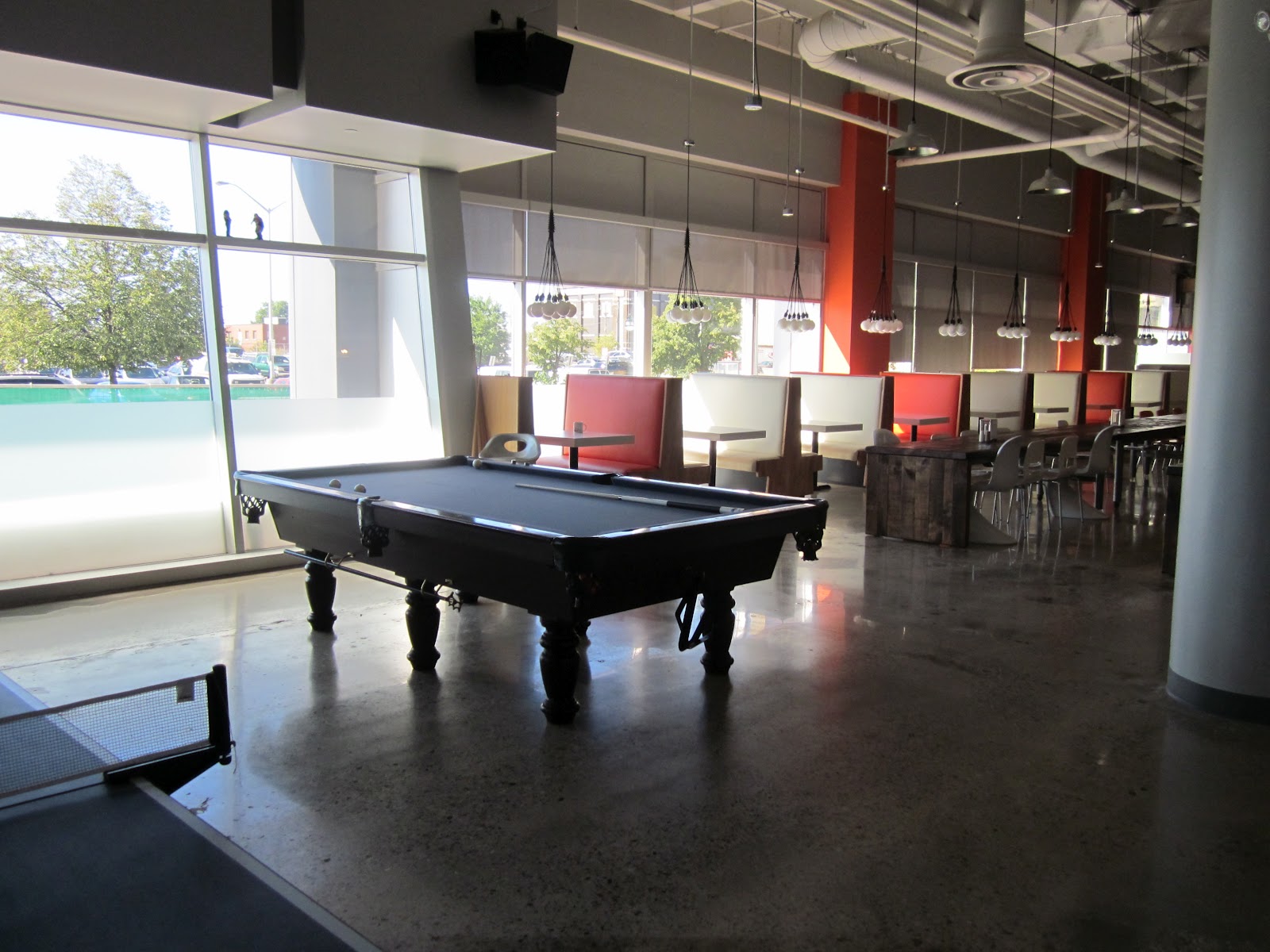 DIG London EXTREME SPACE The Relocation & Style of Digital Extremes Ltd.