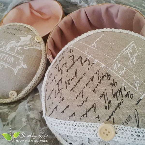 scatole con interno rivestito