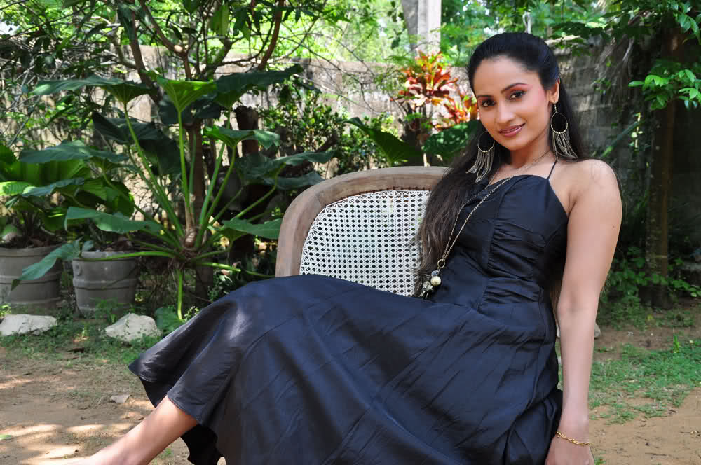 Sri Lankan | Deveni Inima Actress and Model Shalini 