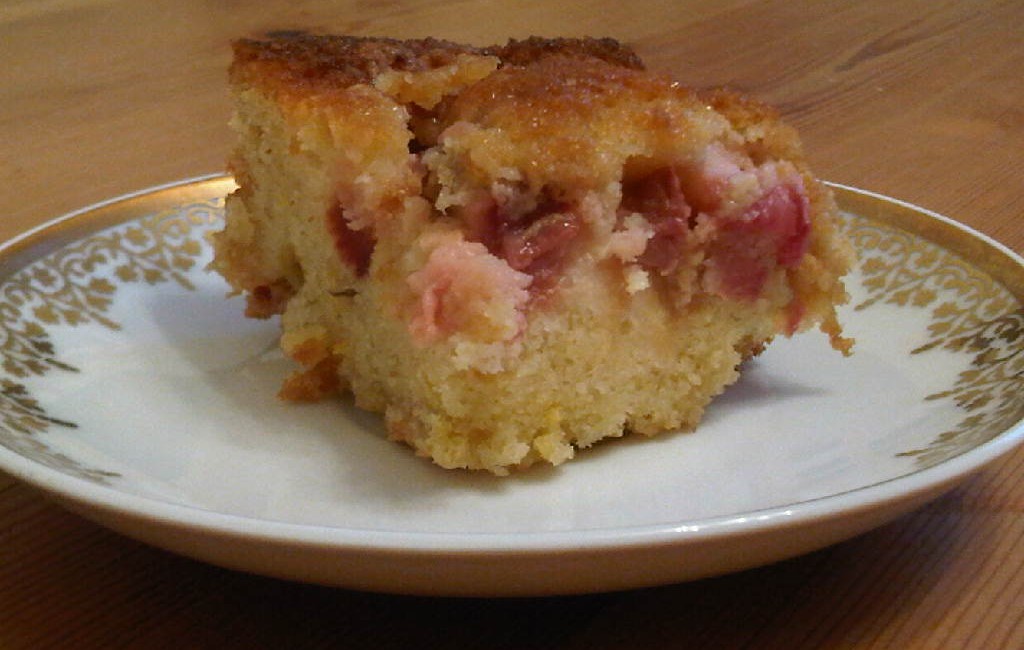 Rhubarb Coffee Cake Muffins With Buttermilk Rhubarb Coffee Cake Muffins With Buttermilk