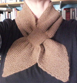 The Vintage Pattern Files: 1930s Knitting - Bow Knot or Tuck In Scarf