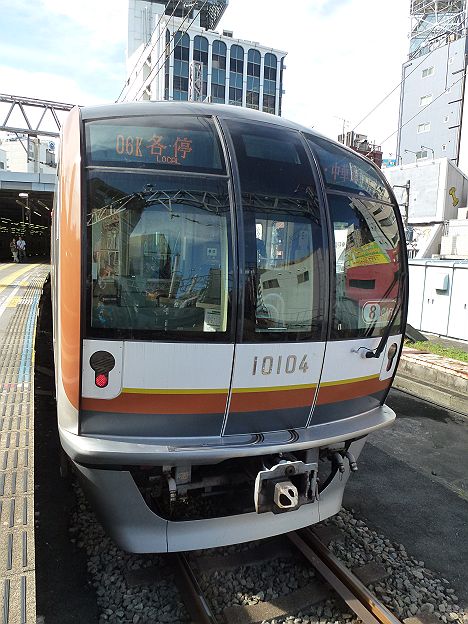 東急東横線　各停　元町・中華街行き　10000系@渋谷地上駅