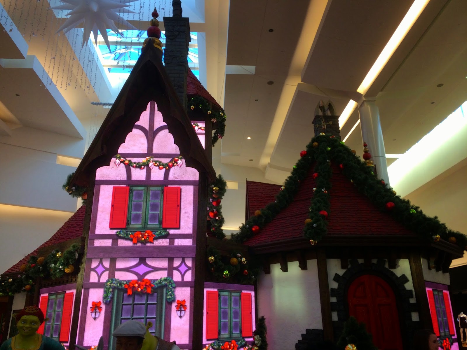 Dan Cirucci Cherry Hill Mall's New Santa Adventure Dazzles!