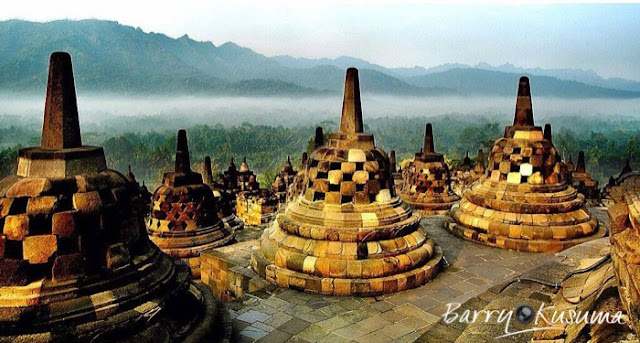Candi Borobudur by Barry Kusuma