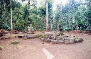Dudu Poetra Tasik: Situs Lingga Yoni Indihiang, Tasikmalaya