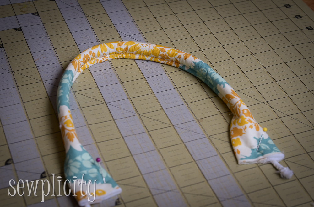 Sewplicity TUTORIAL Corded Fabric Handles