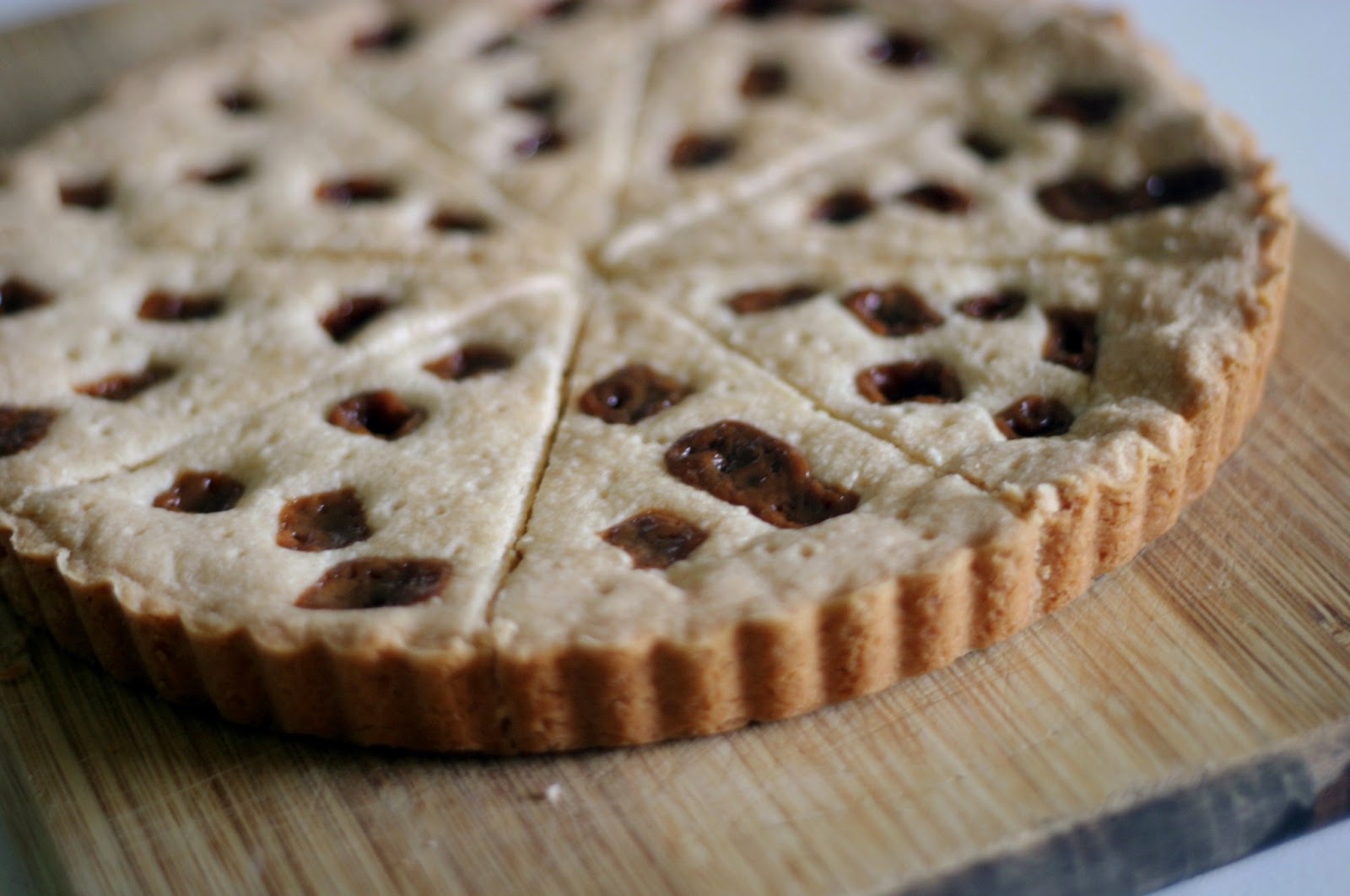 Pink Little Cake Shortbread Cookie Tart with Caramel Bits for the