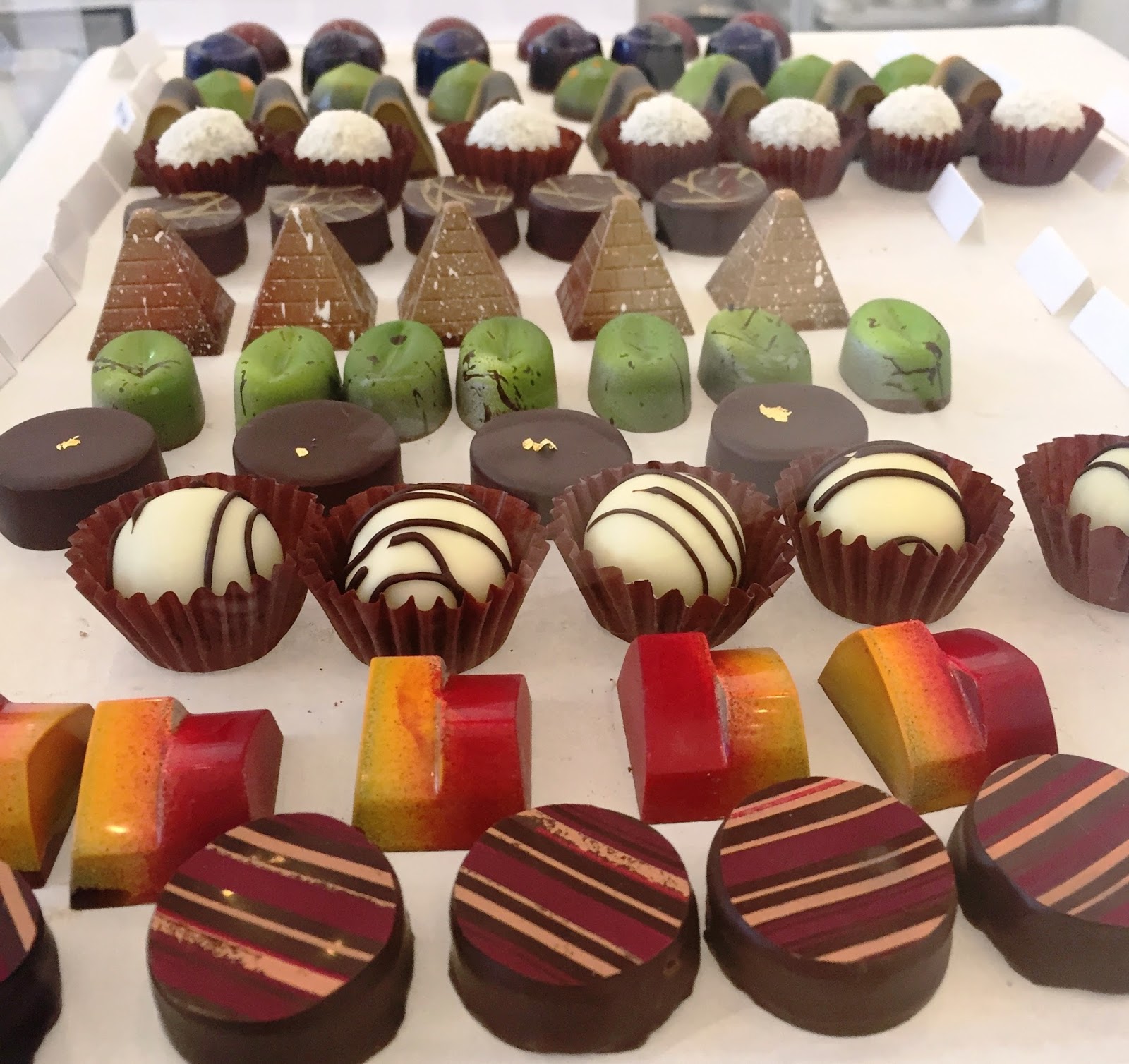 Souvenir Chronicles BEVERLY HILLS PART I CHOCOLATE TOUR