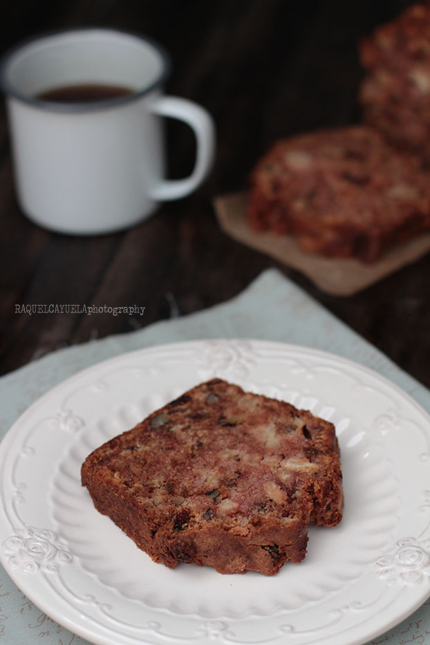 Raquel's Kitchen english version Apple, Walnut and Raisin Loaf Cake