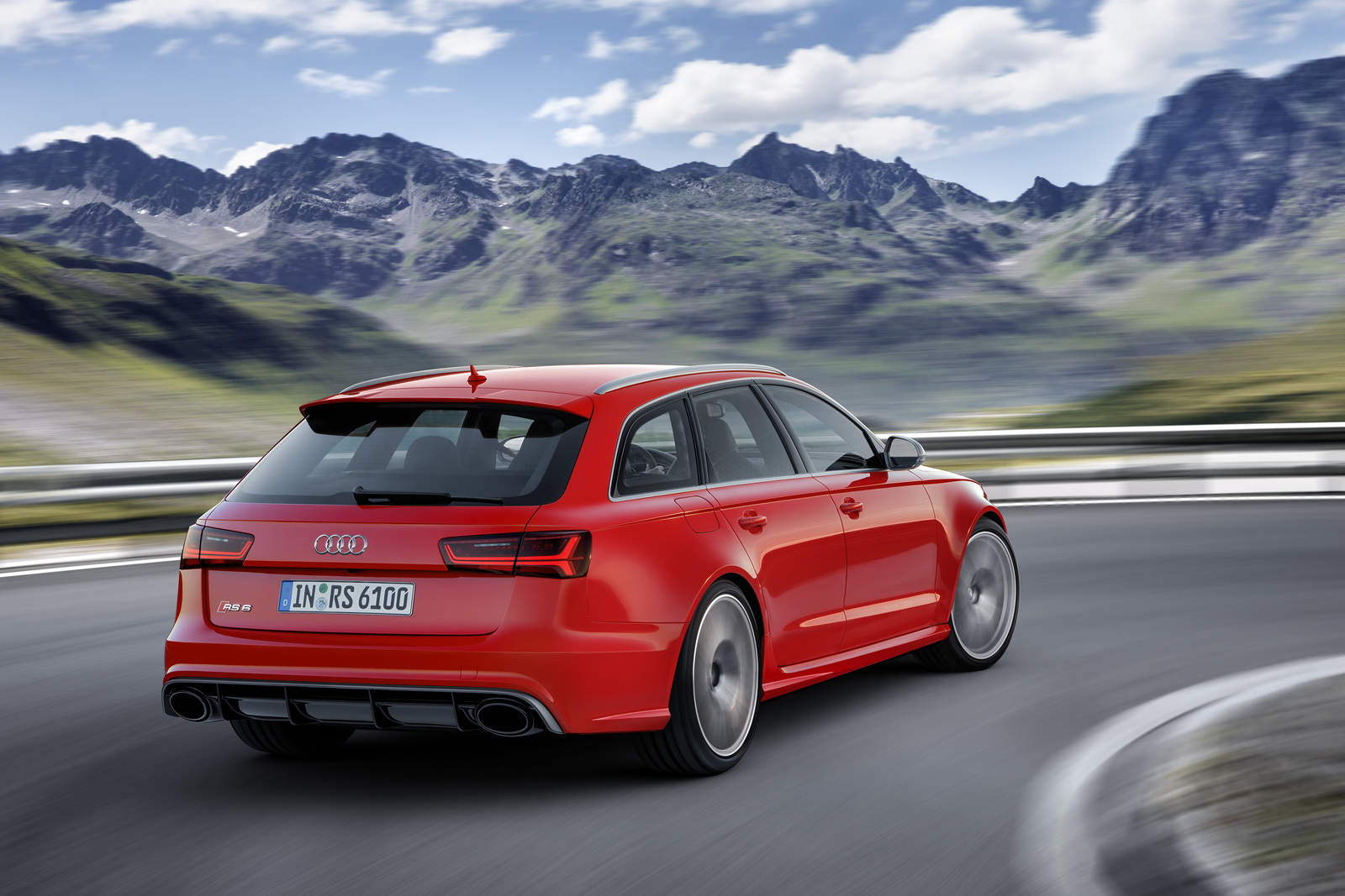 2015-AudiRS6Perfomance-10.jpg