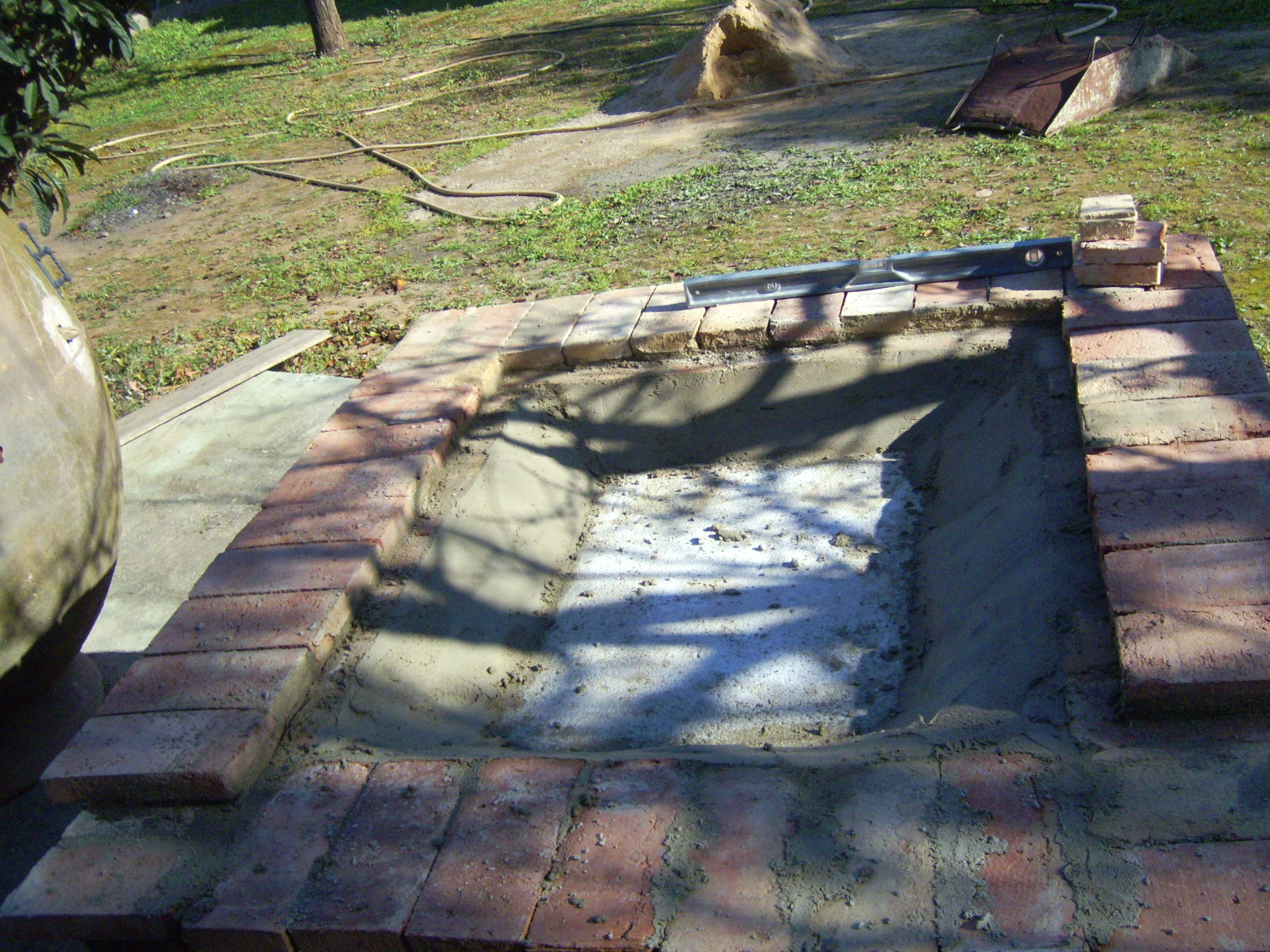 MundoCharly: Construccion de un Horno de Leña - Capitulo Primero: "El