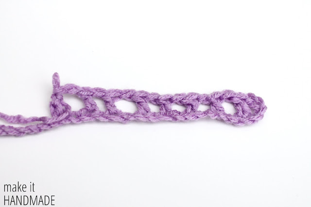  The easiest (promise!), no counting, crochet flower you can make! Free tutorial from http://www.makeithandmade.com/2014/03/how-to-crochet-rose.html