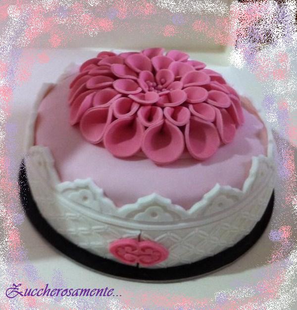 Zuccherosamente...: Corso base di cake design su torta ...
