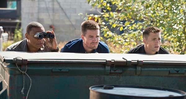 Oliver, Diggle y Roy en Arrow 3x03 - Corto Maltese