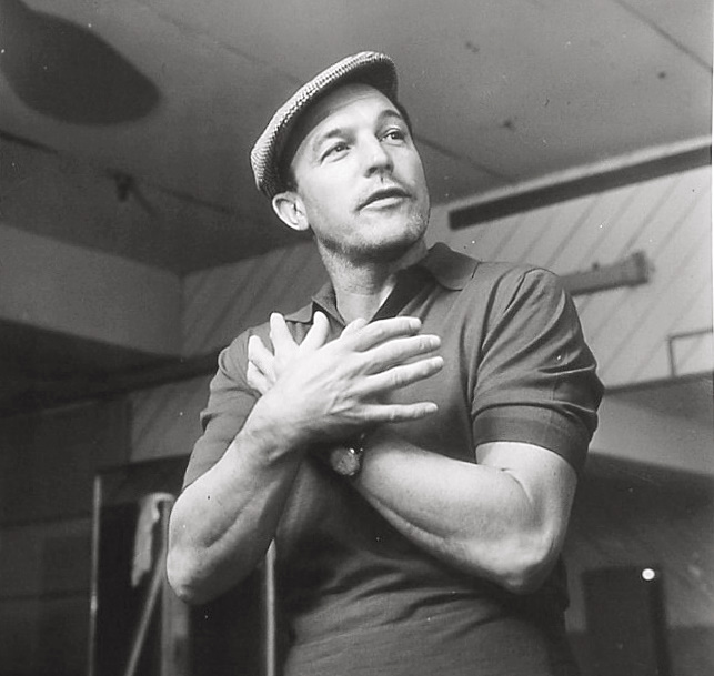 weirdland gene kelly singin rain 60th anniversary a weirdland gene kelly singin rain 60th anniversary a