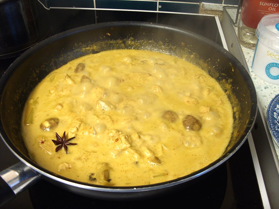 Jenny Eatwell's Rhubarb & Ginger Two taste tests Blue Dragon Laksa Curry Paste & Asda Meatballs