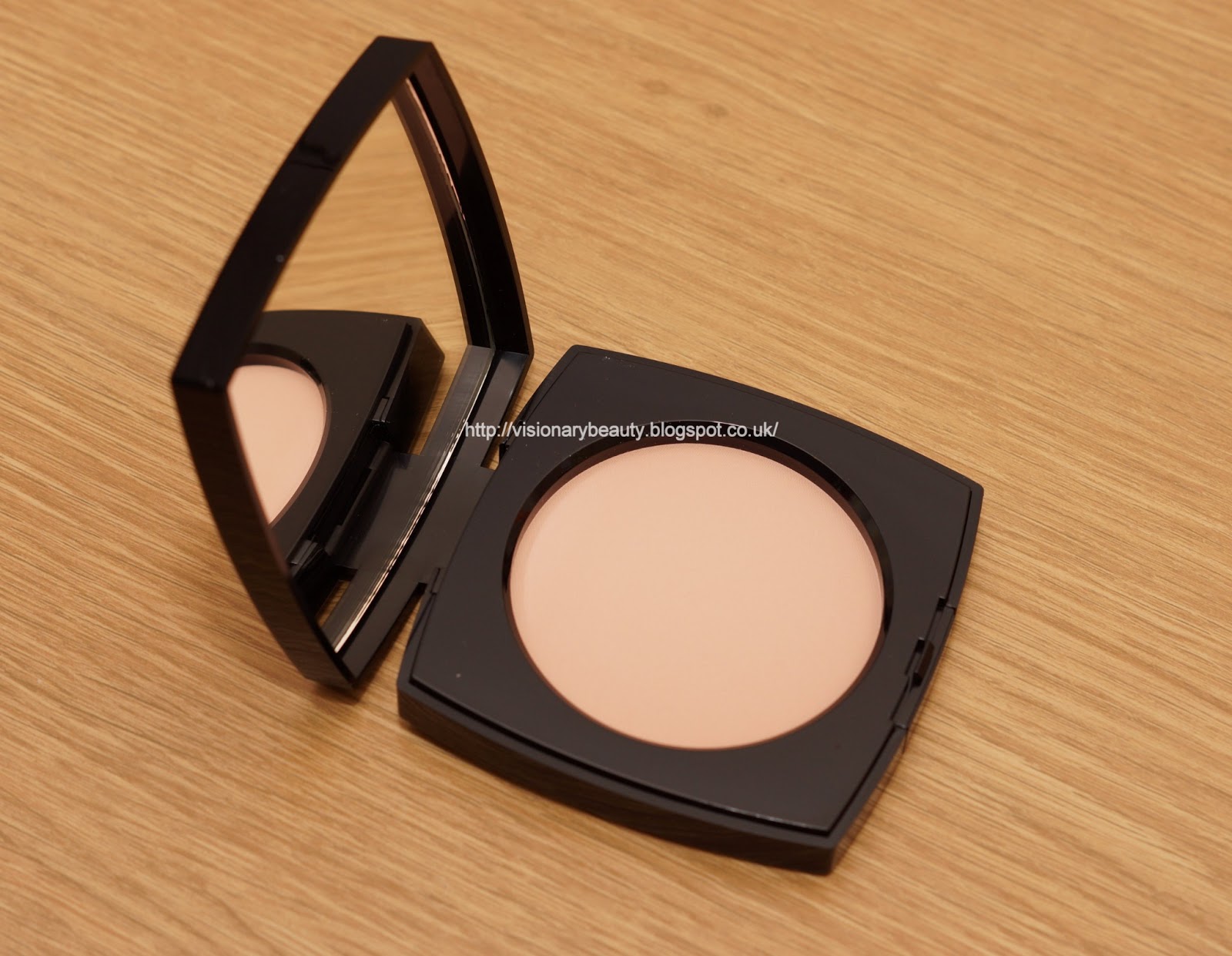 Visionary Beauty: CHANEL Les Beiges Healthy Glow Sheer Powder