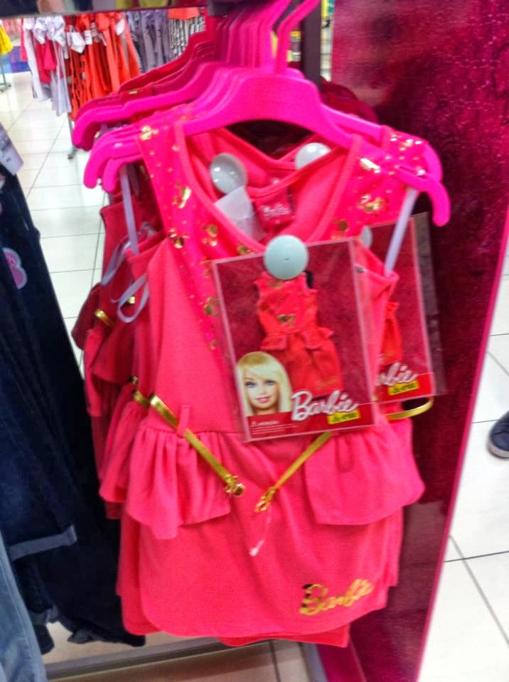 C&A - Agora sua pequena pode se vestir igual à Barbie: a C&A é a