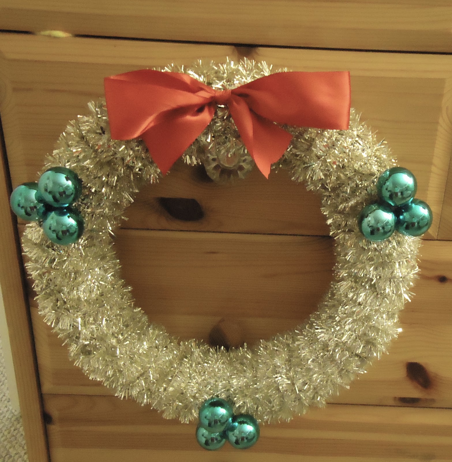 DIY Tinsel Wreath { DIYdancer } Magazine