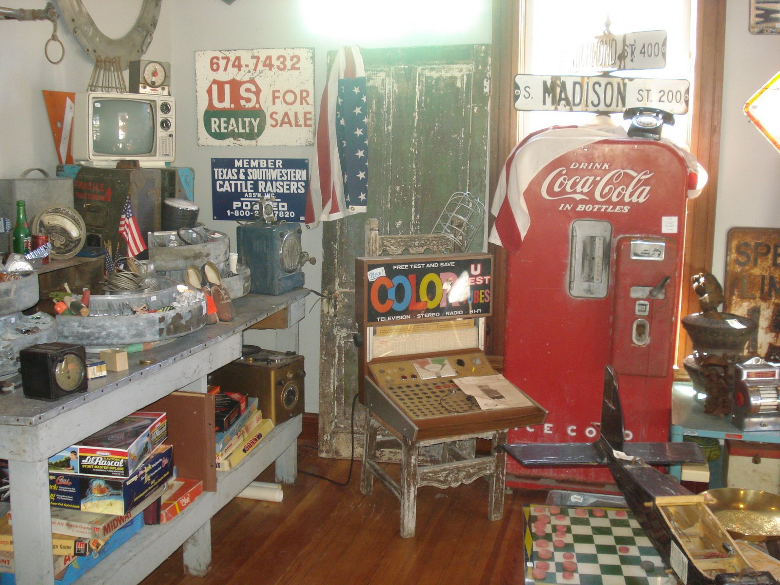 Barn Chic Antiques Junkology in New Braunfels