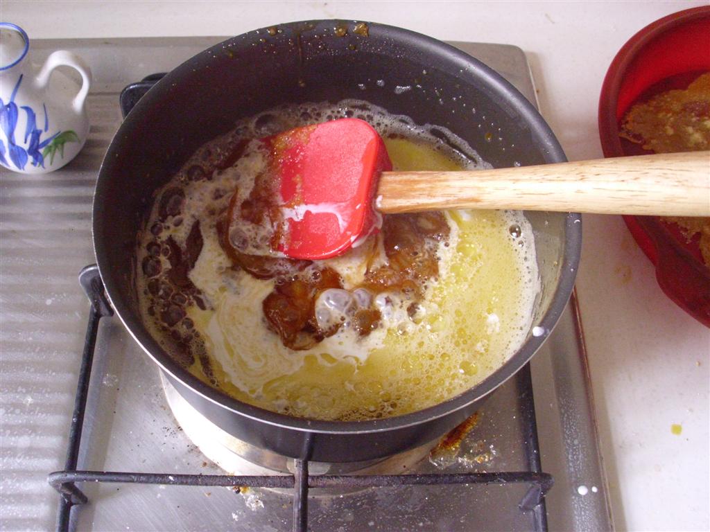 The DoItYourself Mom DIY Amazingly Delicious, No Corn Syrup, Caramel