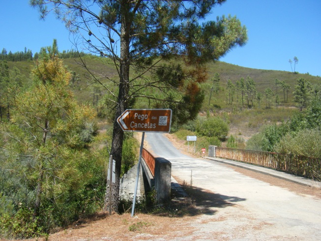 Placas de indicação ponte dos 3 concelhos