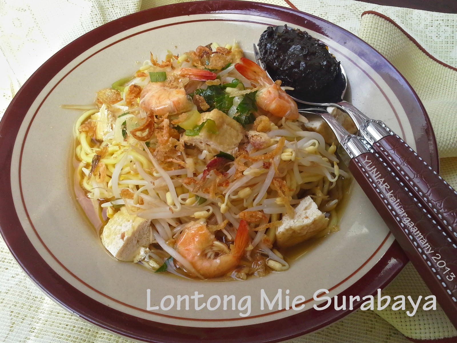 Keluarga Kami Lontong Mie Surabaya
