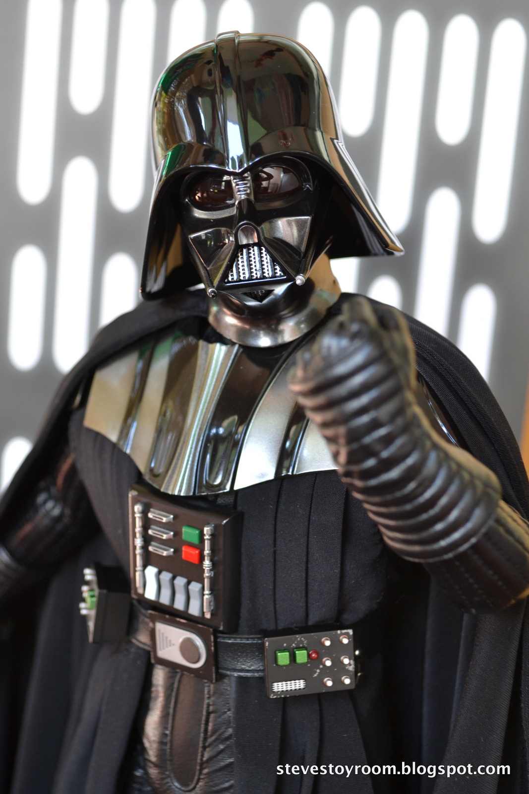 Steve's Toy Room: Hot Toys Rogue One: Darth Vader Figure Review (MMS388)