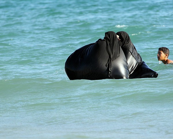 Swimming-Burka-For-Woman-600x480.jpg