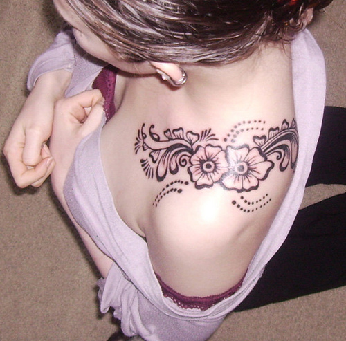 rose tattoos for girls on shoulder. New Look Tattoo 4 Women Shoulder