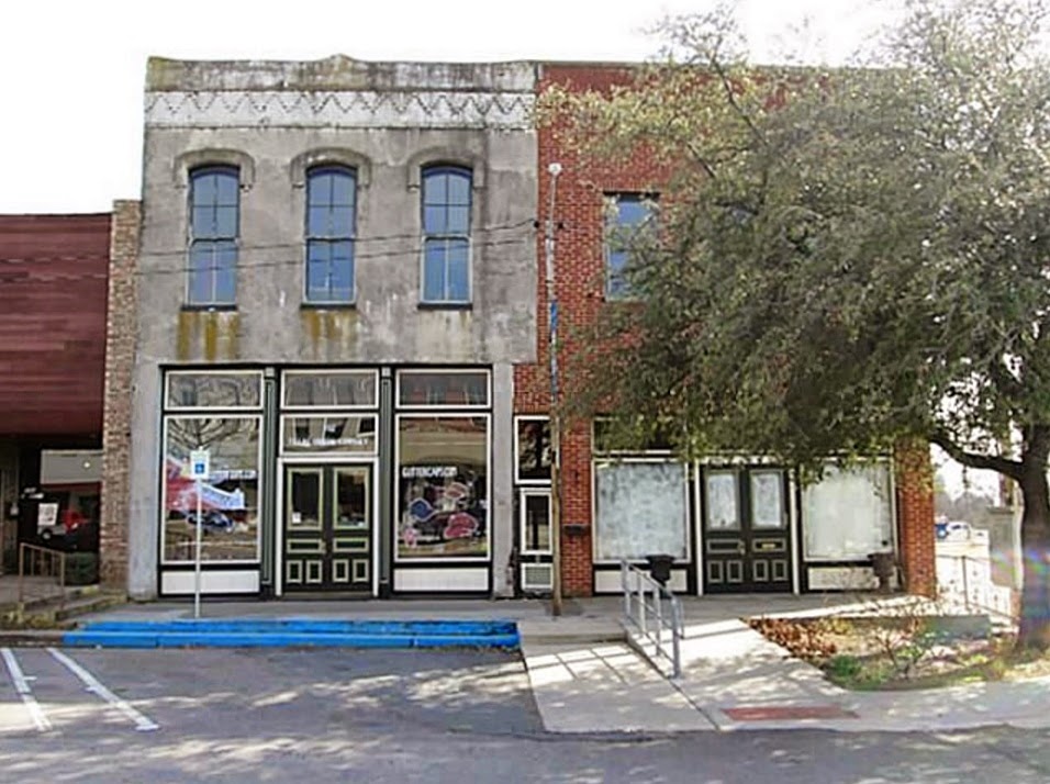 From City to Suburbia 1002 E Main St, Whitesboro, TX 76273