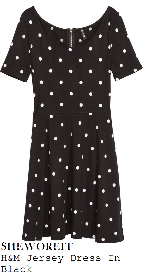 taylor-swift-black-and-white-polka-dot-spot-print-short-sleeve-jersey-skater-dress