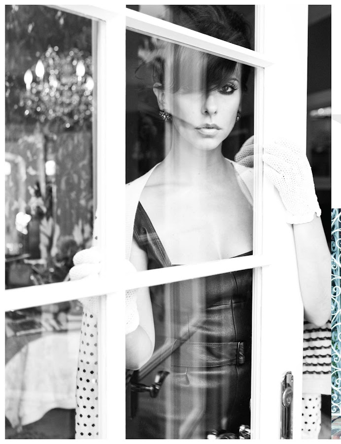 Jennifer Love Hewitt looking out the window, photo from Miami Living magazine