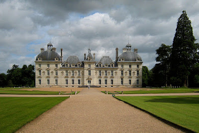 "Cheverny Castle 02" by Manfred Heyde - Own work. Licensed under GFDL via Wikimedia Commons - http://commons.wikimedia.org/wiki/File:Cheverny_Castle_02.jpg#/media/File:Cheverny_Castle_02.jpg