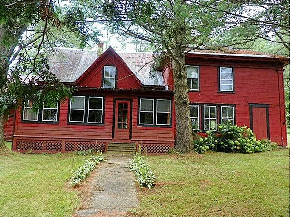 From City to Suburbia: 1566 River Road Lunenburg, VT 05906