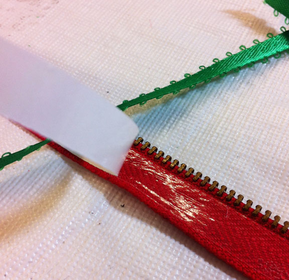 iLoveToCreate Blog MAYA IN THE MOMENT TEEN CRAFT Easy Zipper Bracelets